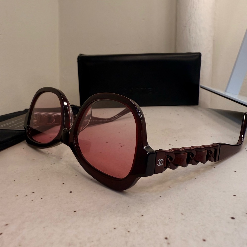 CHANEL Burgundy and Black Sunglasses - Picture 6 of 11